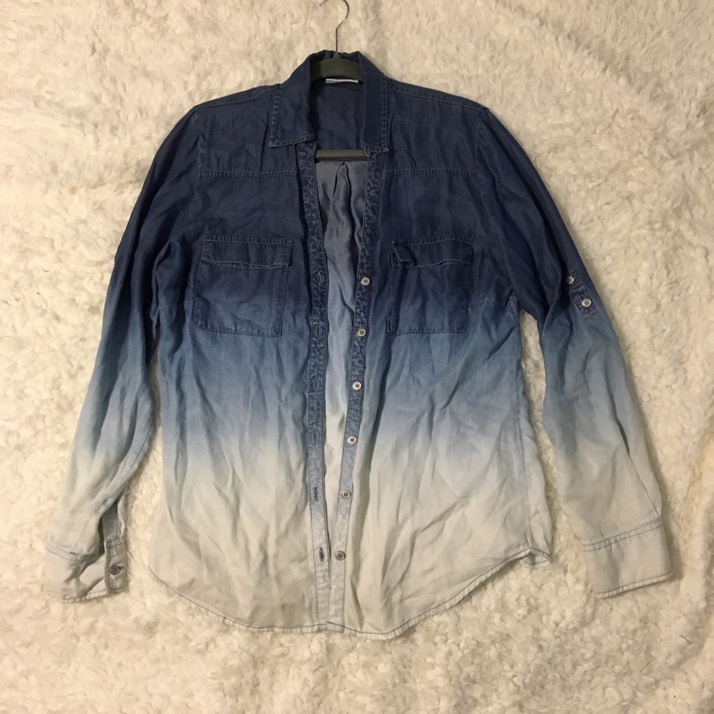 Medium New York and Company ombré blouse